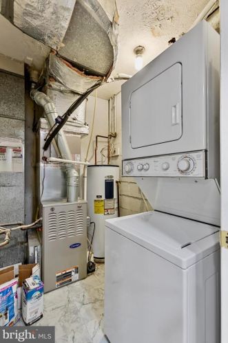 12124 Captiva Ct, Herndon VA 20191-1205 exterior