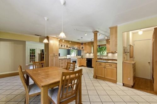 7201 Elm Forest Rd, Austin TX  78745-6207 exterior