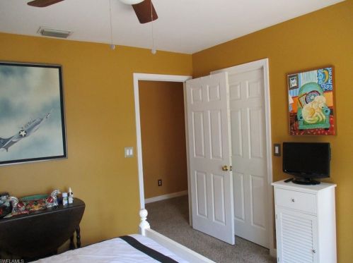 5760 English Oaks Ln, Naples FL 34119-1330 exterior