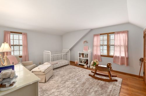 4929 Hollywood Ave, Milwaukee WI 53217-5935 exterior