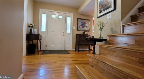 1925 Cradock St, Silver Spring, MD 20905-4205