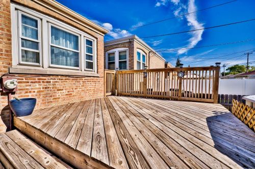 5819 55 St, Chicago IL 60632-4722 exterior