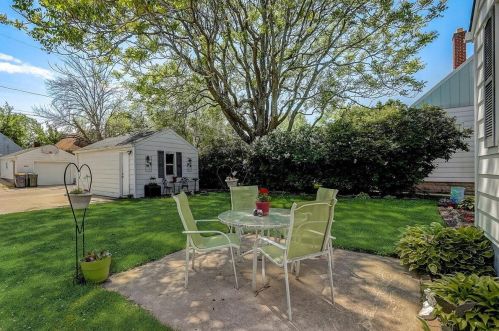 7101 Stuth Pl, Milwaukee WI 53219-1952 exterior