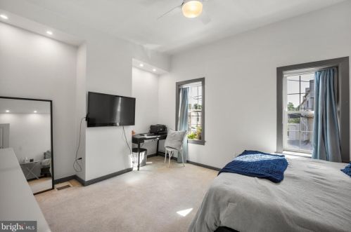 4043 Boone St, Philadelphia PA  19127-1704 exterior