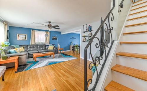 215 Bronx Ave, Pittsburgh, PA 15229-1719