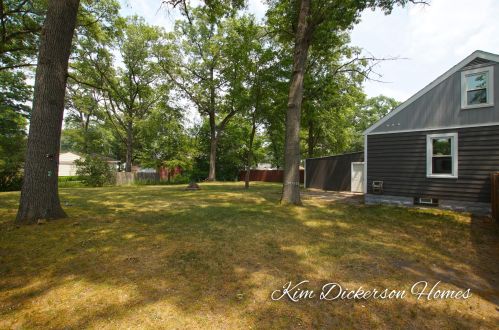 2222 Jerome Ave, Meskegon MI 49442-2517 exterior