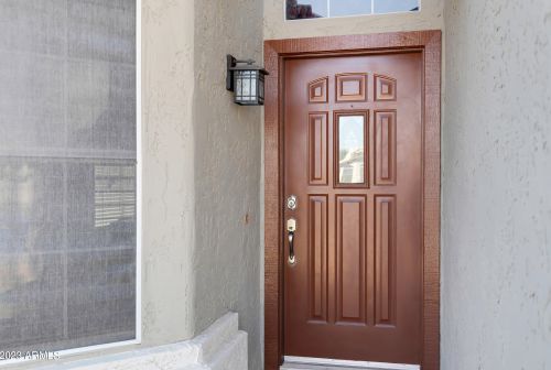 2223 Crest Ln, Phoenix AZ  85024-6500 exterior