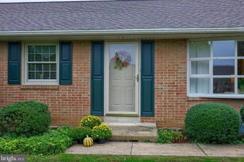 1926 Drexel Ave, Lancaster PA 17602-3302 exterior