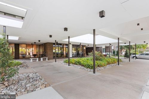 250 Reynolds St, Alexandria VA  22304-4437 exterior