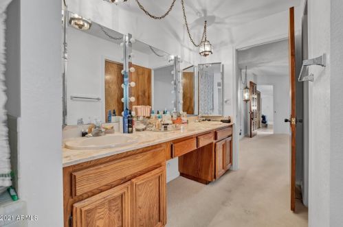 14223 2 Ave, Phoenix AZ 85023-6460 exterior