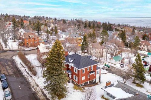 2020 3 St, Duluth MN 55805-1856 exterior