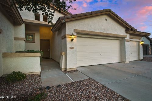 5931 White Pl, Chandler, AZ 85249-5851