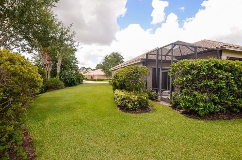 10317 Crosby Pl, Fort Pierce FL  34986-3055 exterior