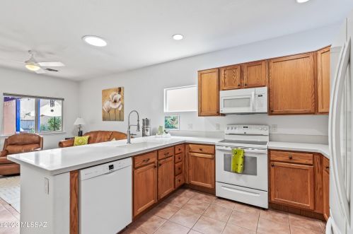 5245 Civano Blvd, Tucson AZ  85747-5744 exterior