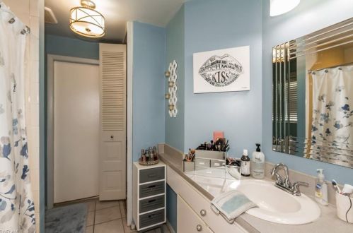 215 Madison Dr, Naples FL 34110-1351 exterior