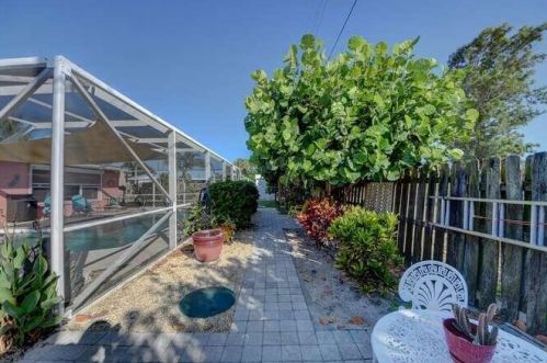 304 Bay St, Fort Pierce FL 34952-1317 exterior