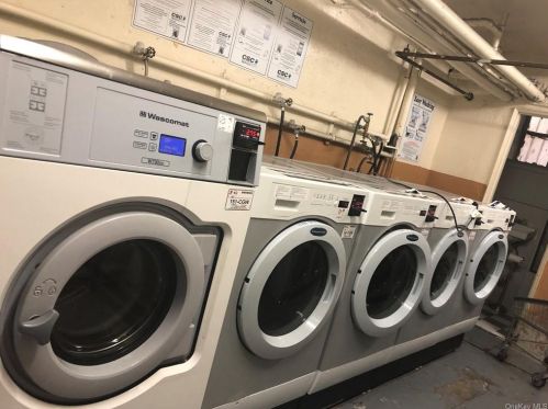 3555 Kings College Pl, Bronx NY  10467-1532 exterior