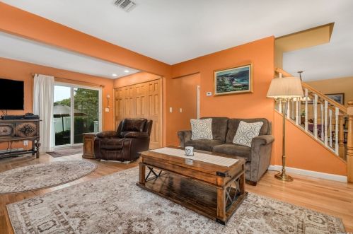 25 Dawson St, Huntington Station NY 11746-4021 exterior