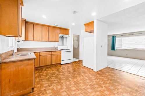 15151 Bellflower Blvd, Bellflower CA 90706-5464 exterior