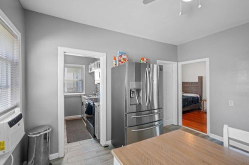 18 Daniel Ave, Providence RI 02909-4714 exterior