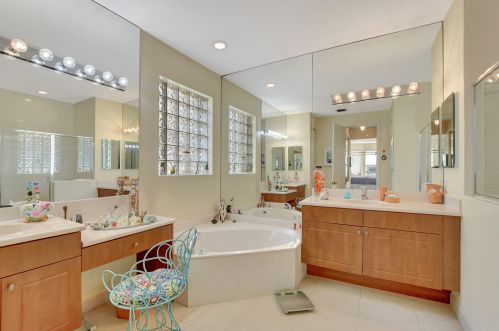 12121 Oakvista Dr, Boynton Beach FL 33437-6352 exterior