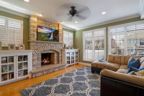 828 Colfax Ave, Elmhurst IL 60126-4535 exterior