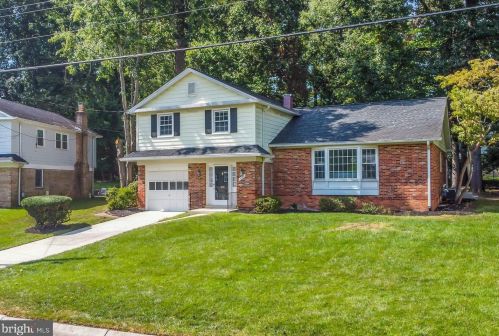 11814 Coldstream Dr, Rockville MD 20854-3620 exterior