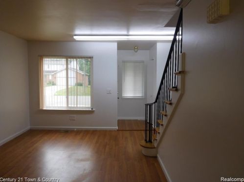 2914 Lovington Dr, Troy MI  48083-4478 exterior