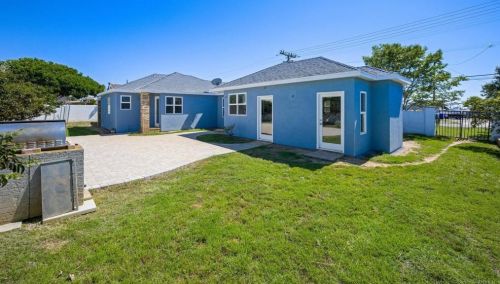 2548 Mesa Dr, Oceanside CA 92054-3715 exterior