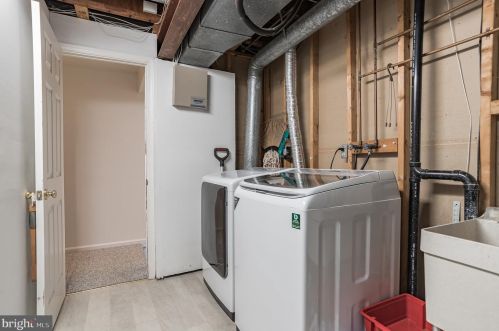 11920 Bargate Ct, Rockville MD 20852-4117 exterior