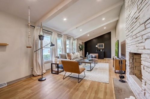 9200 Ironwood Ln, Milwaukee WI  53217-1211 exterior