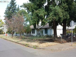 6128 77th Ave, Portland, OR 97206-6304