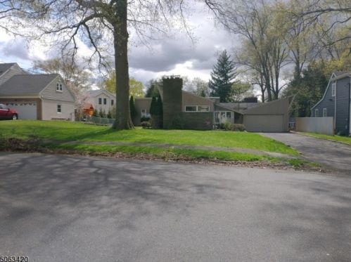 510 Henry St, Scotch Plains, NJ 07076-1904