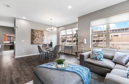 2502 Calumet Ave, Chicago IL  60616-2439 exterior