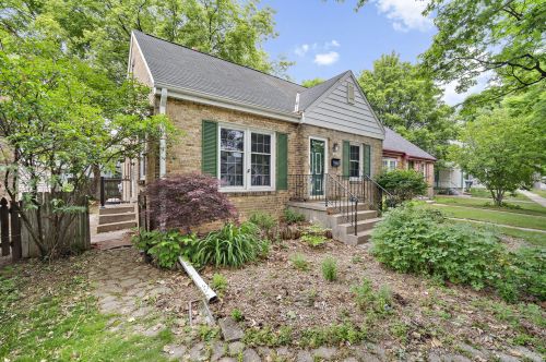 1269 71st St, Milwaukee, WI 53214-3111