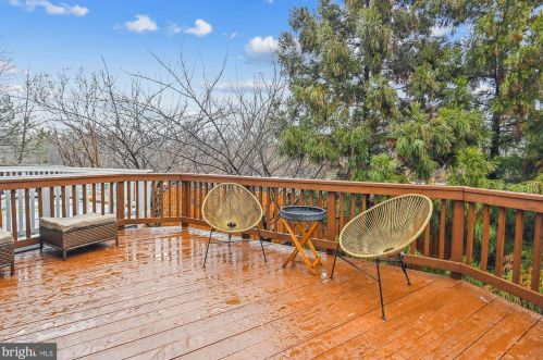 3853 Watkins Mill Dr, Alexandria VA  22304-6448 exterior