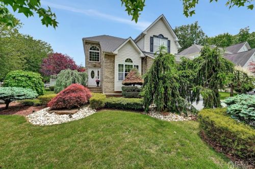 28 Carter Dr, Old Bridge, NJ 08857-3924