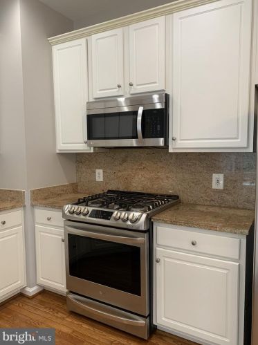 6311 Summer Moon Ln, Alexandria VA  22312-3921 exterior