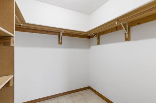 102 Whitmore Dr, Fort Pierce FL 34984-3738 exterior