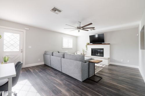 1151 Palomino Dr, Chandler AZ 85224-2117 exterior