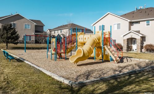 7381 Brittany Town Dr, Taylorsville UT 84084-4609 exterior