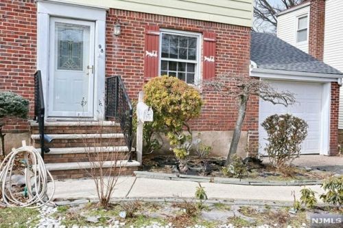 98 Hillcrest Dr, Dumont, NJ 07628-2008