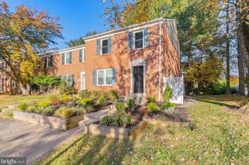 9301 Bentridge Ave, Rockville MD 20854-2860 exterior