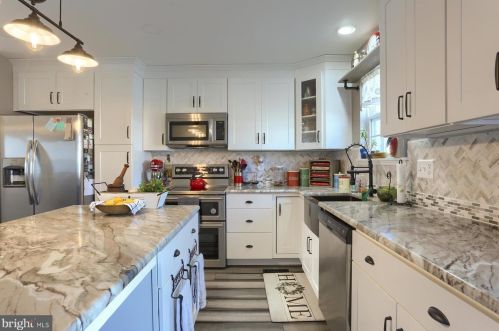 274 Eliot St, Lancaster PA  17603-8862 exterior