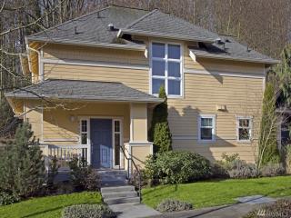 4367 28 Ave, Seattle WA  98108-6102 exterior