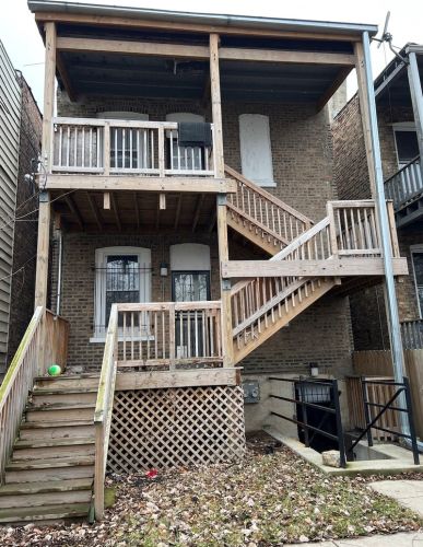 6047 Peoria St, Chicago IL 60621-2031 exterior