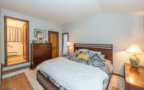 86 Lakewood Dr, Parsippany NJ 07834-2819 exterior