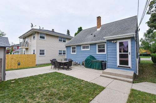 8034 Congress St, Milwaukee, WI 53218-4528