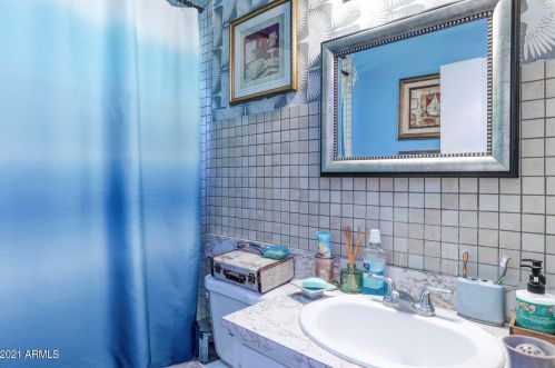 811 Alice Ave, Phoenix AZ 85021-6036 exterior