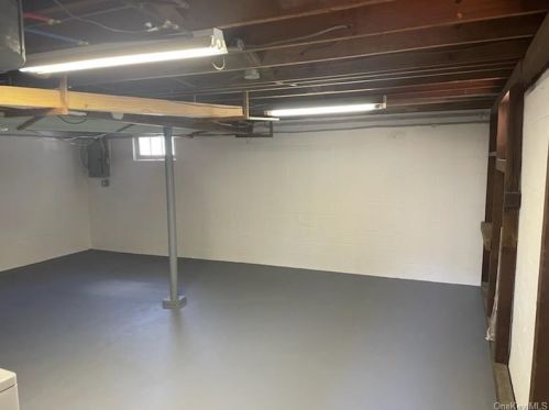 177 Quaspeck Blvd, Valley Cottage NY 10989-2431 exterior